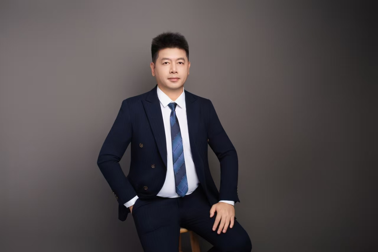 Edward LIU